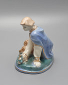 Статуэтка «Иванушка и Царевна-лягушка», скульптор Азарова Л. П., фарфор, Гжель, 1960-66 гг.