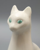 Советская фаянсовая статуэтка «Белая кошка», ЗиК «Конаково», 1960-70 годы