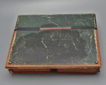 Старинный фотоальбом для гостиной в кожаном переплете и латунным замком, Россия, 19 в. 