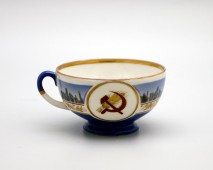 Чашка-агитация из чайного сервиза «Комсад», художник Яцкевич А. А., фарфор СССР