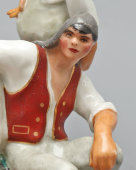 Статуэтка «Грузчики», автор Данько Н. Я., агитационный фарфор, ЛФЗ, 1922-23 гг.