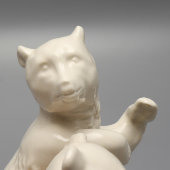 Статуэтка «Борющиеся медведи», фарфор, глазуровка, Минский фарфоро-фаянсовый завод, 1952-57 гг.