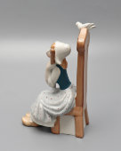 Статуэтка «Золушка», скульптор Лозовая Л. В., фарфор, Киевский ЭКХЗ, 1990-е