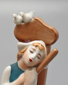 Статуэтка «Золушка», скульптор Лозовая Л. В., фарфор, Киевский ЭКХЗ, 1990-е