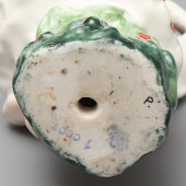 Фигурка «Пляшущая зайчиха», скульптор Чарушин Е. И., ЛФЗ, 1950-60 гг.