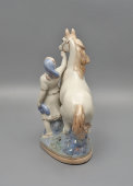 Статуэтка «Конезаводчица», скульптор Бессарабова Н. И., Гжель, 1950-60 гг.
