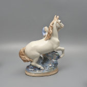 Статуэтка «Конезаводчица», скульптор Бессарабова Н. И., Гжель, 1950-60 гг.