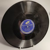 Капелла под упр. Свешникова исп: «Колыбельная» из фильма «Цирк» и «Молодежная» из фильма «Волга-Волга». Ногинский завод, 1930-1940е гг