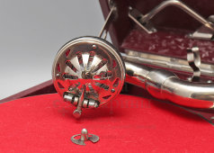 Советский патефон чемоданного типа, модель ПТ-3, Патефонный завод в г. Молотов, 1952-53 гг.