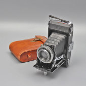 Старинный пленочный фотоаппарат «Zeiss Ikon Nettar 515/2», объектив Tessar 10,5 cm f/4,5 Carl Zeiss Jena, затвор Compur, Германия, кон. 1930-х – нач. 1940-х