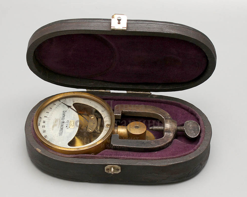 Латунный контрольный манометр, Европа, первая четверть 20-го века.