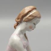 Статуэтка «Актриса Т. Л. Пилецкая в детстве» (Юная балерина), скульптор Пахомов А. Ф., ЛФЗ, 1950-60 гг. 