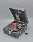 Советский патефон-чемоданчик «Дружба», модель ПГ-54, Артель Граммофон, Центрпромсовет СССР, Ленинград, 1950-е