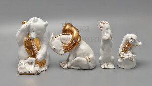 Комплект статуэток по басне И. А. Крылова «Квартет» (золотой):​ осел, козел, мартышка и косолапый мишка, скульптор Воробьев Б. Я., ЛФЗ, 1950-60 гг.