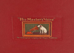 Легендарный зарубежный патефон «His Master's Voice» в красном цвете, модель 102, Великобритания, 1930-50 гг.