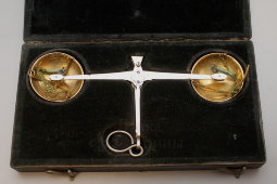 Старинные карманные аптекарские весы-коромысло в футляре, Россия, к. 19 в.