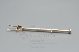 Винтажная пружинная вилка для мяса, закусок, посеребренная латунь, Германия, сер. 20 в.