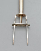 Винтажная пружинная вилка для мяса, закусок, посеребренная латунь, Германия, сер. 20 в.