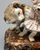 Антикварная фарфоровая статуэтка «Мальчик со щенком», Россия, частный фарфоровый завод