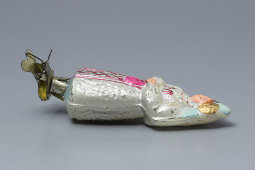 Стеклянная ёлочная игрушка на прищепке «Царевна Несмеяна», стекло, 1950-е