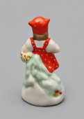 Статуэтка-миниатюра «Красная шапочка», скульптор Клименкова-Краузе Л., Песочное, 1946-51 гг.