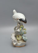 Статуэтка «Аист и лягушка», скульптор Пустыгин Н. П., Дулевский фарфор, 1970-80 гг.