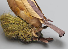 Редкая ватная ёлочная игрушка на прищепке «Птица в гнезде», СССР, 1930-50 гг.