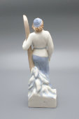 Статуэтка «Лыжница», Первомайский фарфоровый завод (Песочное), скульптор Павловская Н. А., 1950-е