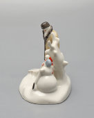 Статуэтка-миниатюра «На прогулке», автор Андрианова Т. В., фарфор, Вербилки, 1950-60 гг.