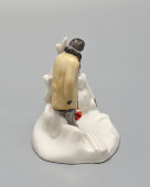 Статуэтка-миниатюра «На прогулке», автор Андрианова Т. В., фарфор, Вербилки, 1950-60 гг.