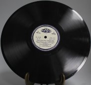 Советская старинная / винтажная пластинка 78 оборотов для граммофона / патефона с музыкой И. Брамса: «Венгерский танец №1» и «Листок из альбома»