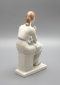 Статуэтка «Вышивальщица», скульптор Столбова Г. С., ЛФЗ, редкость