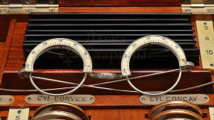 Старинный набор офтальмолога с пробными линзами для проверки зрения, деревянный футляр