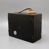 Старинный коробочный фотоаппарат «Modell Jochim»
