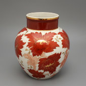 Фарфоровая ваза «Красные цветы», Дулево, 1956 г.