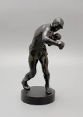 Чугунная настольная статуэтка «Боксер», чугунное литье Касли, СССР, 1973 г.