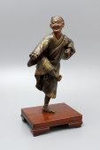 Антикварная бронзовая скульптура «Мастер боевых искусств», Япония, период Мэйдзи (1868-1912)