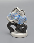 Статуэтка «Яблочко», скульптор Пермяк М. Е., фарфор, Вербилки, 1950-60 гг.