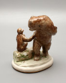 Авторская нетиражная статуэтка по басне Крылова И. А. «Зеркало и обезьяна», фарфор, СССР, сер. 20 в.