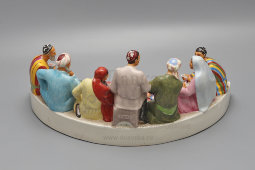 Агитационная чернильница из письменного прибора «Обсуждение проекта Сталинской конституции в колхозе Узбекистана», скульптор Данько Н. Я., ЛФЗ, 1930-е