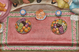 Агитационная чернильница из письменного прибора «Обсуждение проекта Сталинской конституции в колхозе Узбекистана», скульптор Данько Н. Я., ЛФЗ, 1930-е