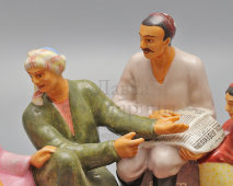 Агитационная чернильница из письменного прибора «Обсуждение проекта Сталинской конституции в колхозе Узбекистана», скульптор Данько Н. Я., ЛФЗ, 1930-е