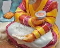 Агитационная чернильница из письменного прибора «Обсуждение проекта Сталинской конституции в колхозе Узбекистана», скульптор Данько Н. Я., ЛФЗ, 1930-е