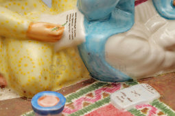 Агитационная чернильница из письменного прибора «Обсуждение проекта Сталинской конституции в колхозе Узбекистана», скульптор Данько Н. Я., ЛФЗ, 1930-е