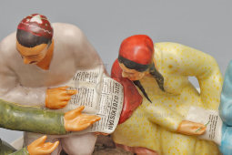 Агитационная чернильница из письменного прибора «Обсуждение проекта Сталинской конституции в колхозе Узбекистана», скульптор Данько Н. Я., ЛФЗ, 1930-е