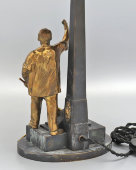 Советская настольная лампа «Рабочий-революционер со знаменем», агитация, бронза, золочение, 1920-е