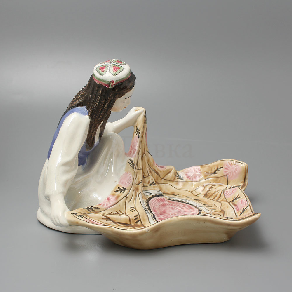 м п холодная. м п холодная. конаковский фаянс фигурки. вышивальщица статуэтка фарфор. холодная мария петровна.