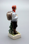 Фарфоровая статуэтка-миниутюра «Турист», Вербилки, 1967 г., СССР