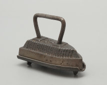 Старинный маленький манжетный утюг на подставке, клеймо 3 КП железо, Россия, нач. 20 в.