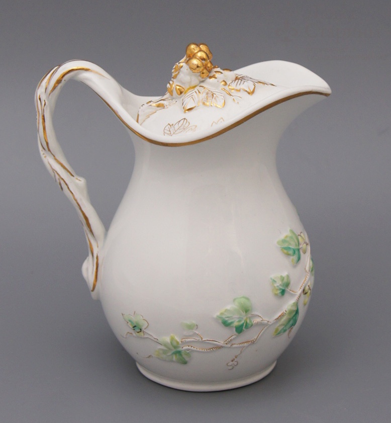 Кувшин с клубникой. Посуда nuova cer италия. Завод гарднера фаянс. Кувшин nuova cer лесные ягоды. Кувшины сорт.